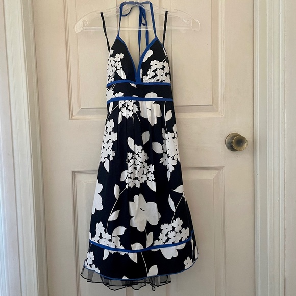 Summer Halter Floral Sundress - Picture 2 of 7